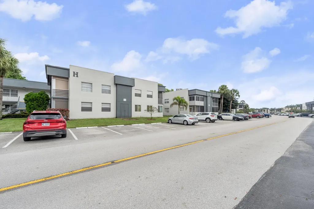 339 Normandy Delray Beach FL 33484