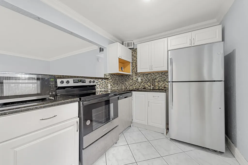 339 Normandy Delray Beach FL 33484