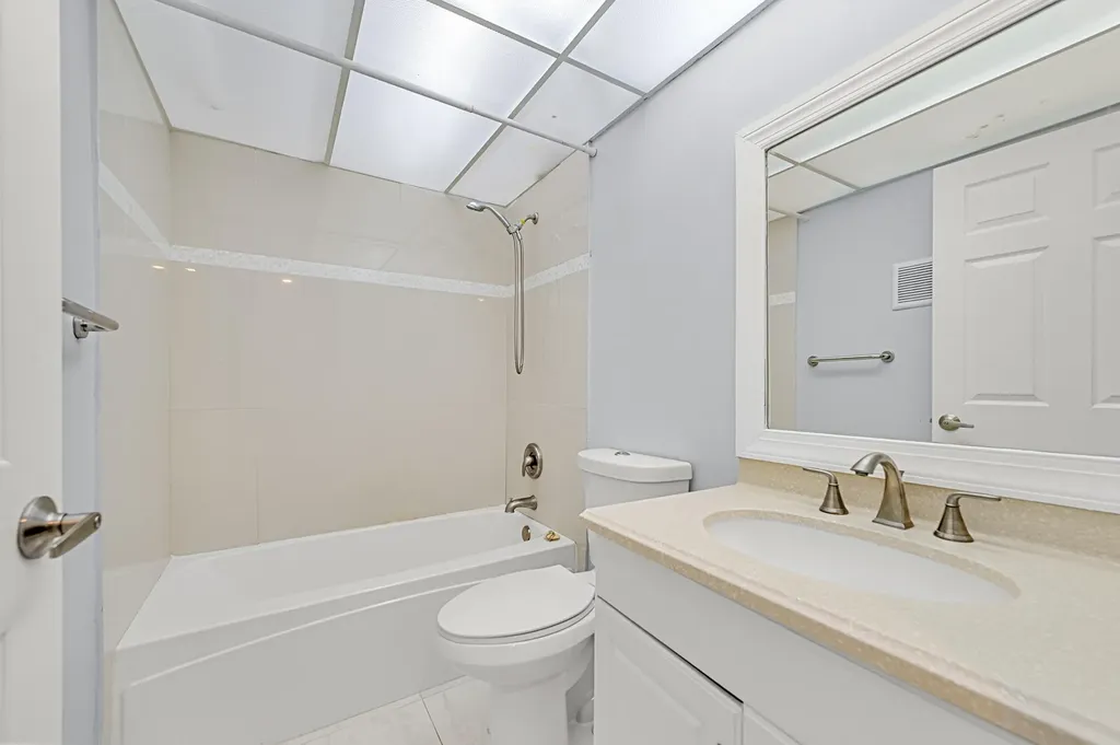 339 Normandy Delray Beach FL 33484