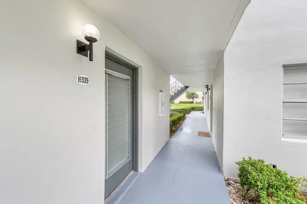 339 Normandy Delray Beach FL 33484