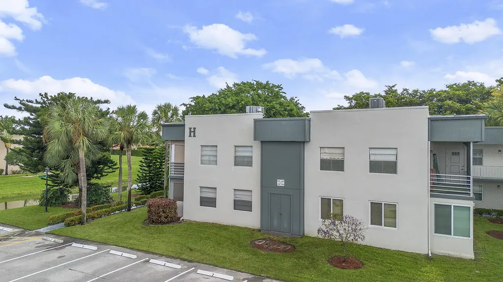 339 Normandy Delray Beach FL 33484