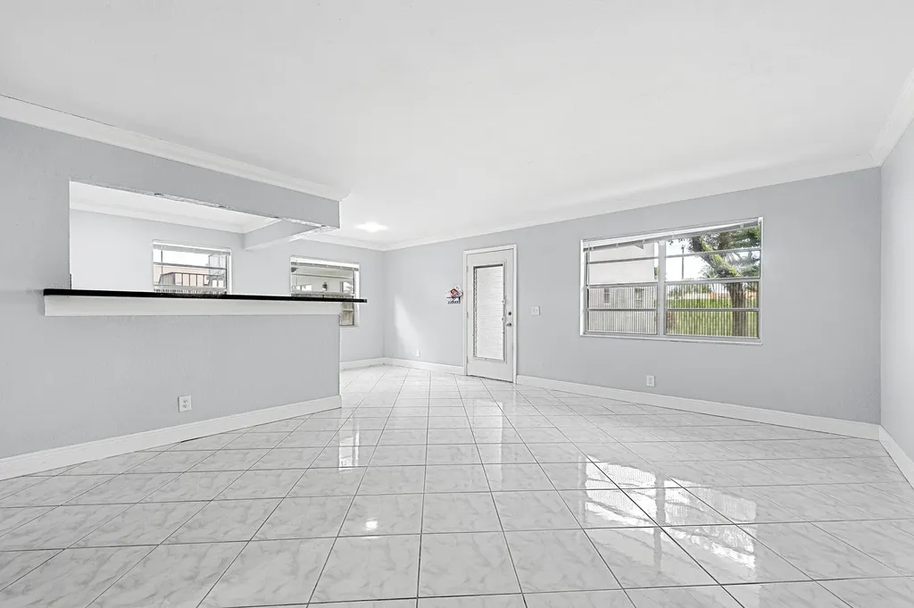 339 Normandy Delray Beach FL 33484