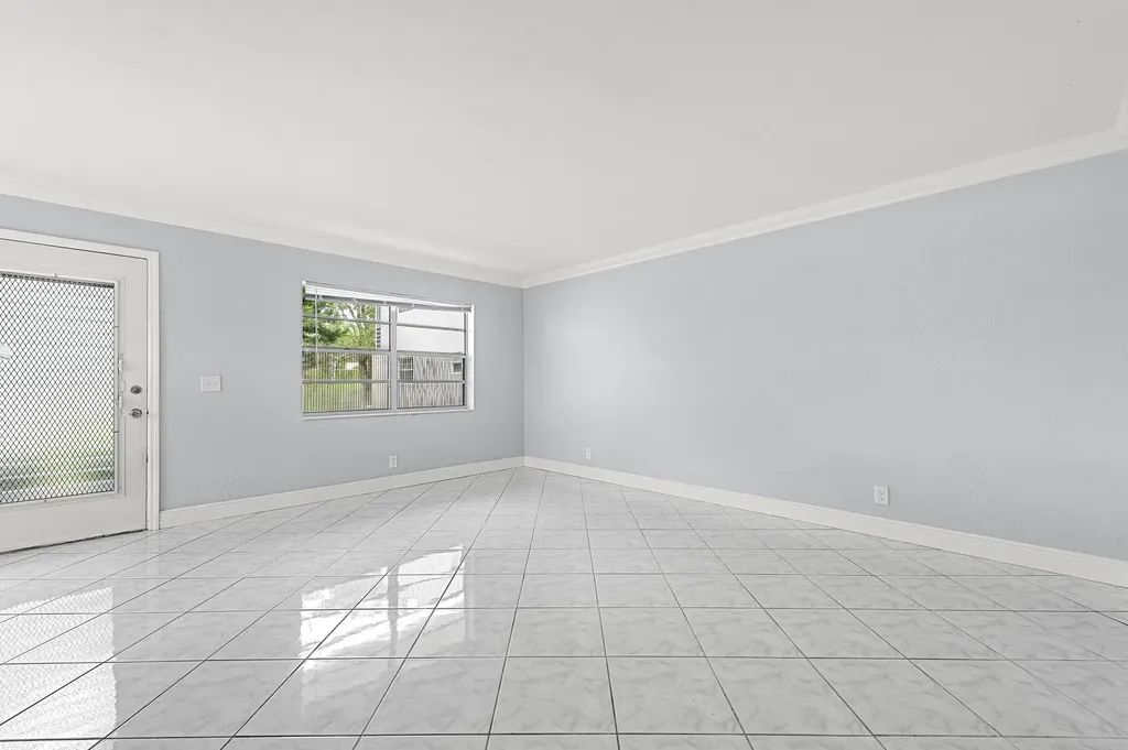339 Normandy Delray Beach FL 33484