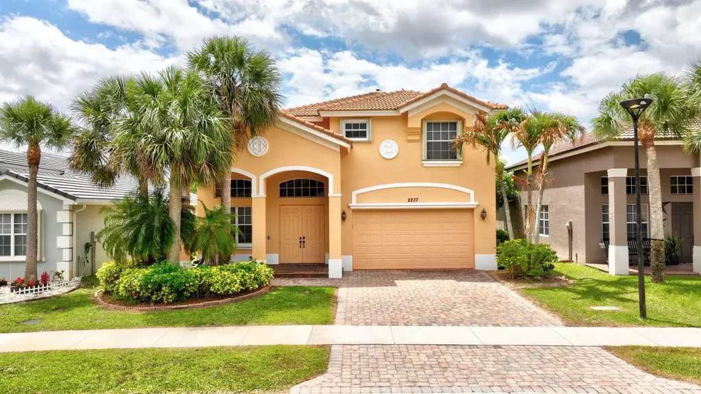 2237 SW Newport Isle Boulevard Port St Lucie FL 34953