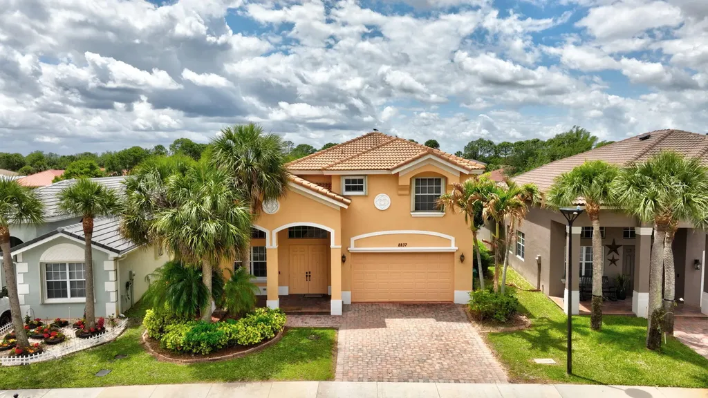 2237 SW Newport Isle Boulevard Port St Lucie FL 34953