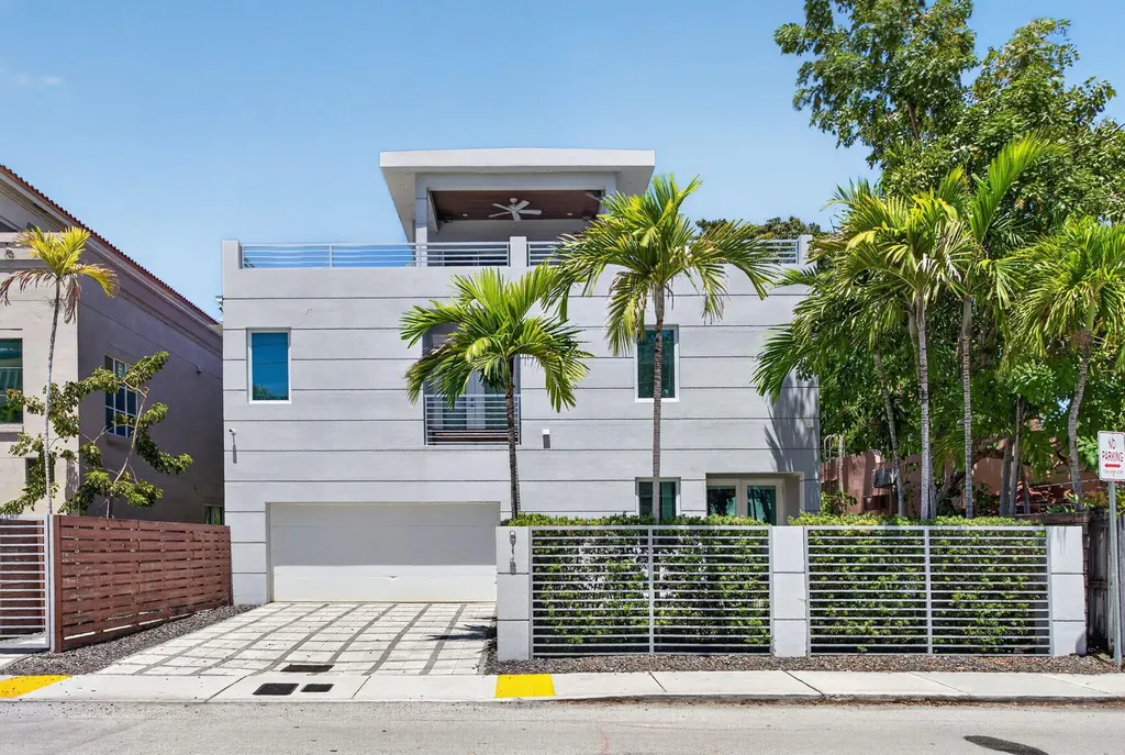 915 SE 2nd Court Fort Lauderdale FL 33301