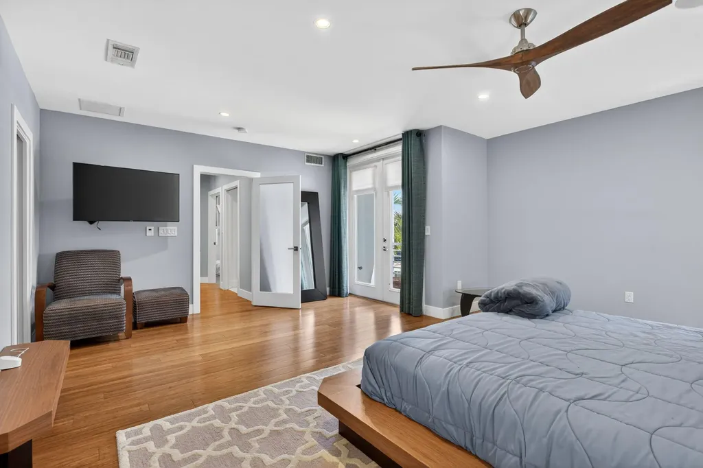 915 SE 2nd Court Fort Lauderdale FL 33301