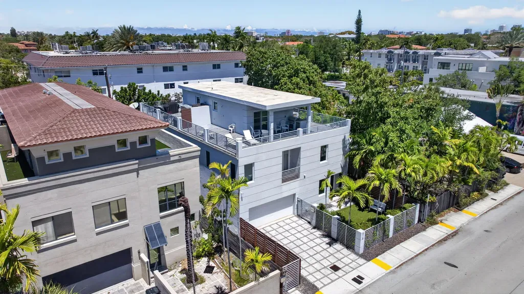 915 SE 2nd Court Fort Lauderdale FL 33301