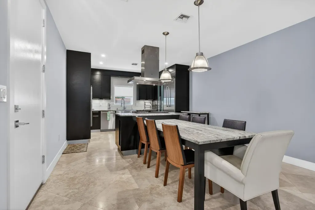 915 SE 2nd Court Fort Lauderdale FL 33301