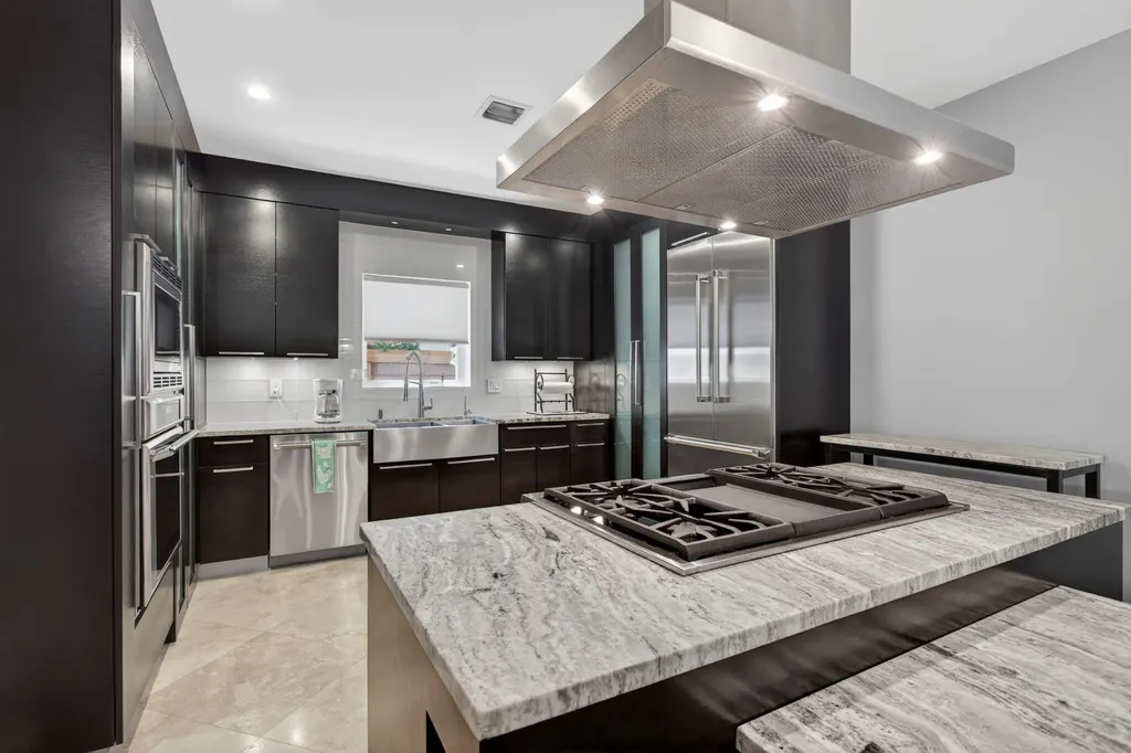 915 SE 2nd Court Fort Lauderdale FL 33301