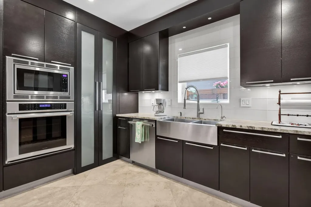 915 SE 2nd Court Fort Lauderdale FL 33301