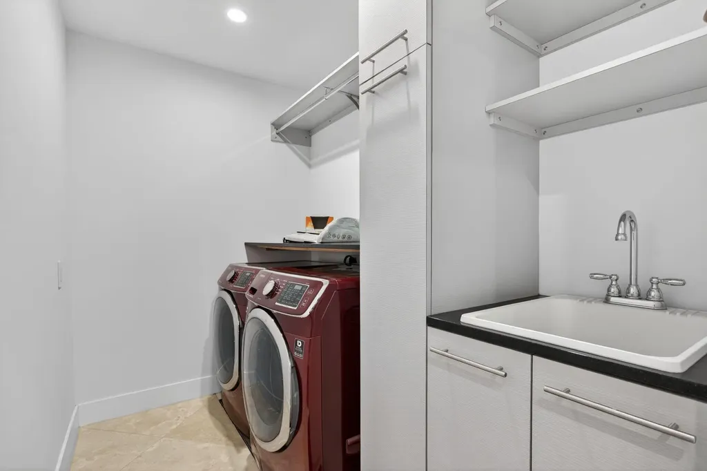 915 SE 2nd Court Fort Lauderdale FL 33301