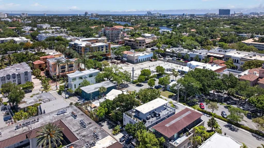 915 SE 2nd Court Fort Lauderdale FL 33301