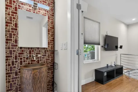 915 SE 2nd Court Fort Lauderdale FL 33301