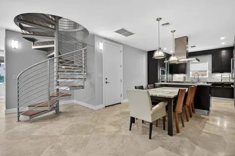 915 SE 2nd Court Fort Lauderdale FL 33301