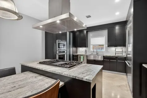 915 SE 2nd Court Fort Lauderdale FL 33301