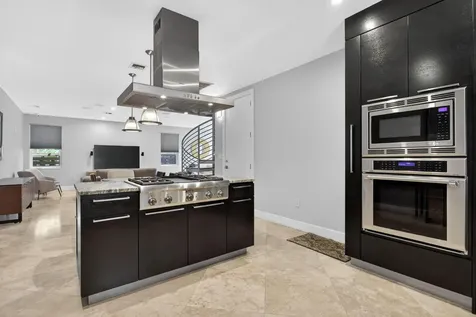 915 SE 2nd Court Fort Lauderdale FL 33301