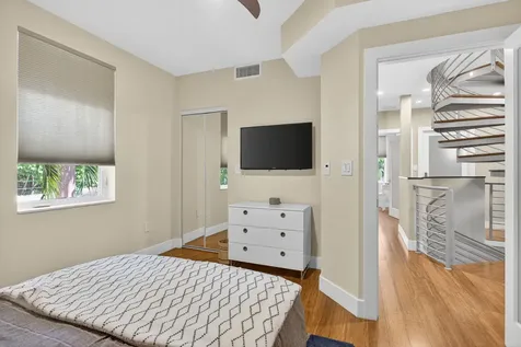 915 SE 2nd Court Fort Lauderdale FL 33301