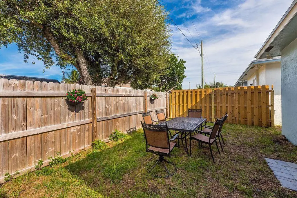2677 Hiawatha Avenue West Palm Beach FL 33409
