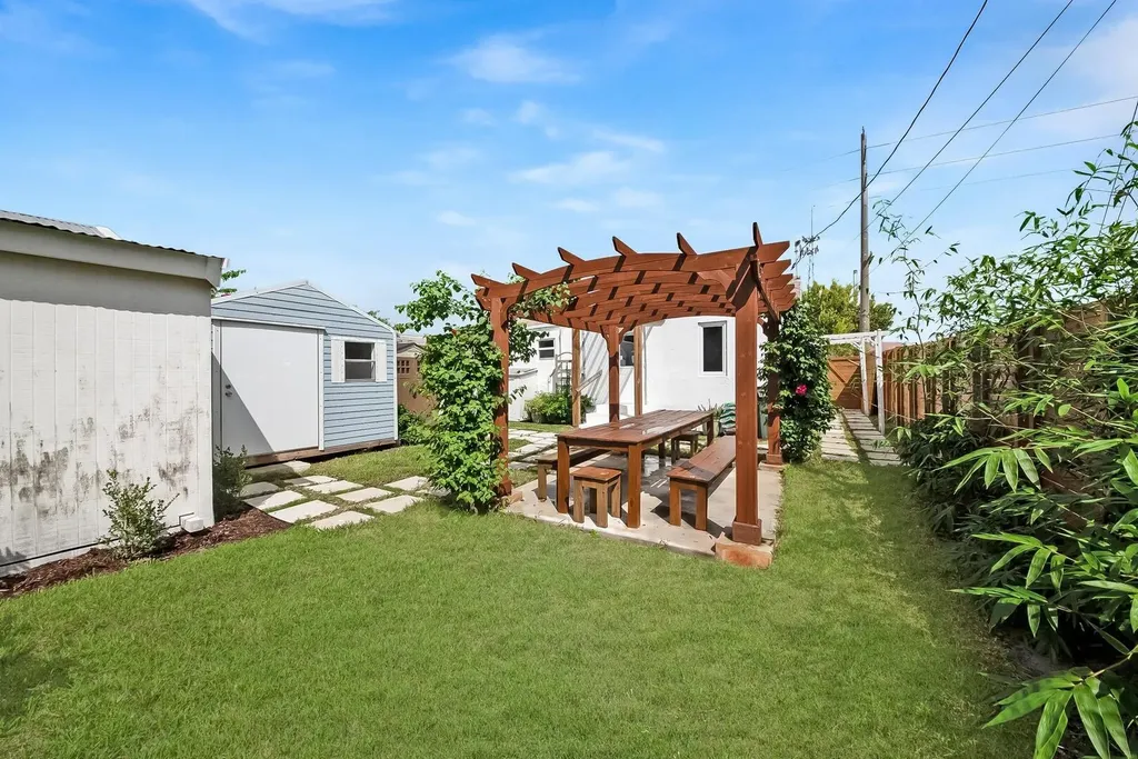 308 SW 1st Street Delray Beach FL 33444