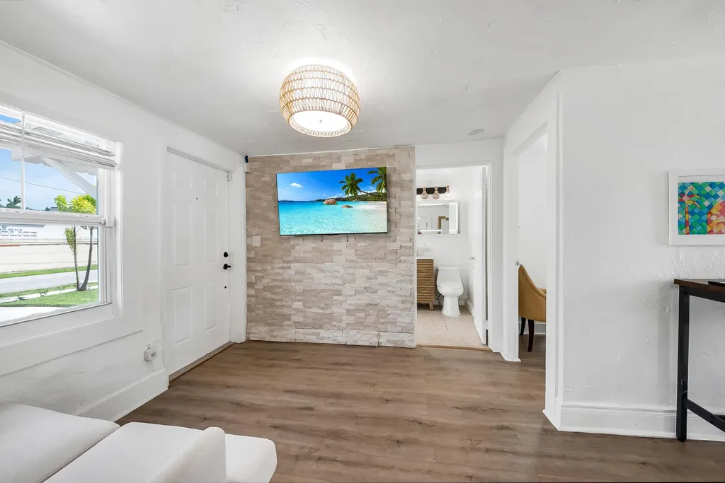 308 SW 1st Street Delray Beach FL 33444
