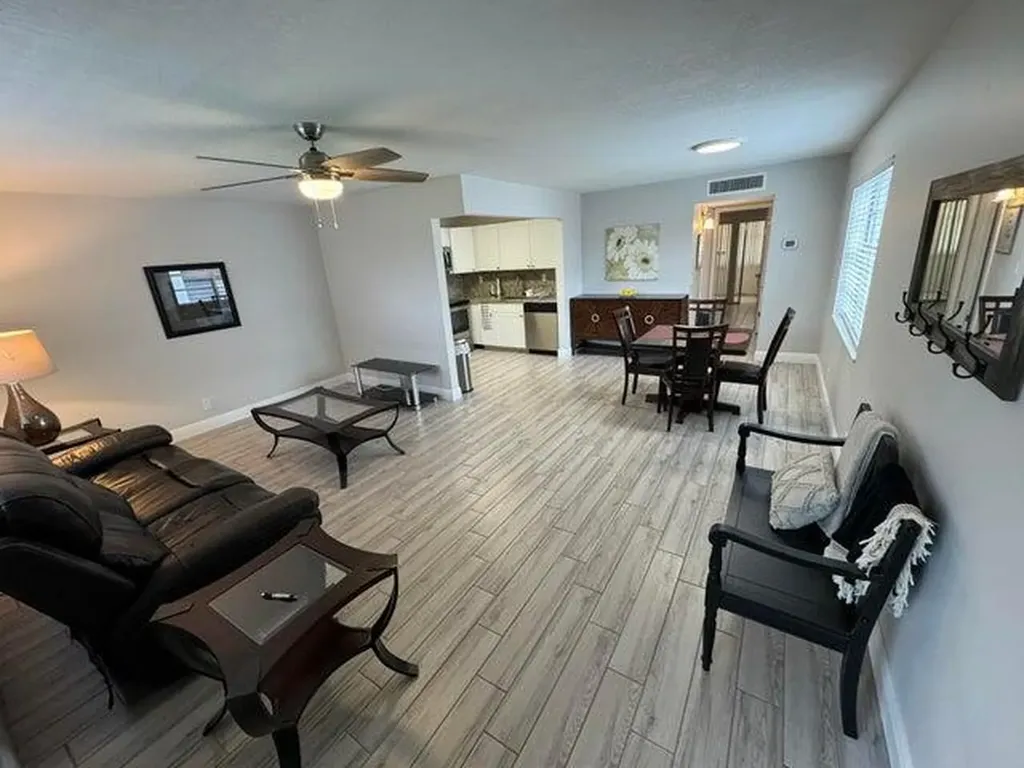 127 Flanders Delray Beach FL 33484