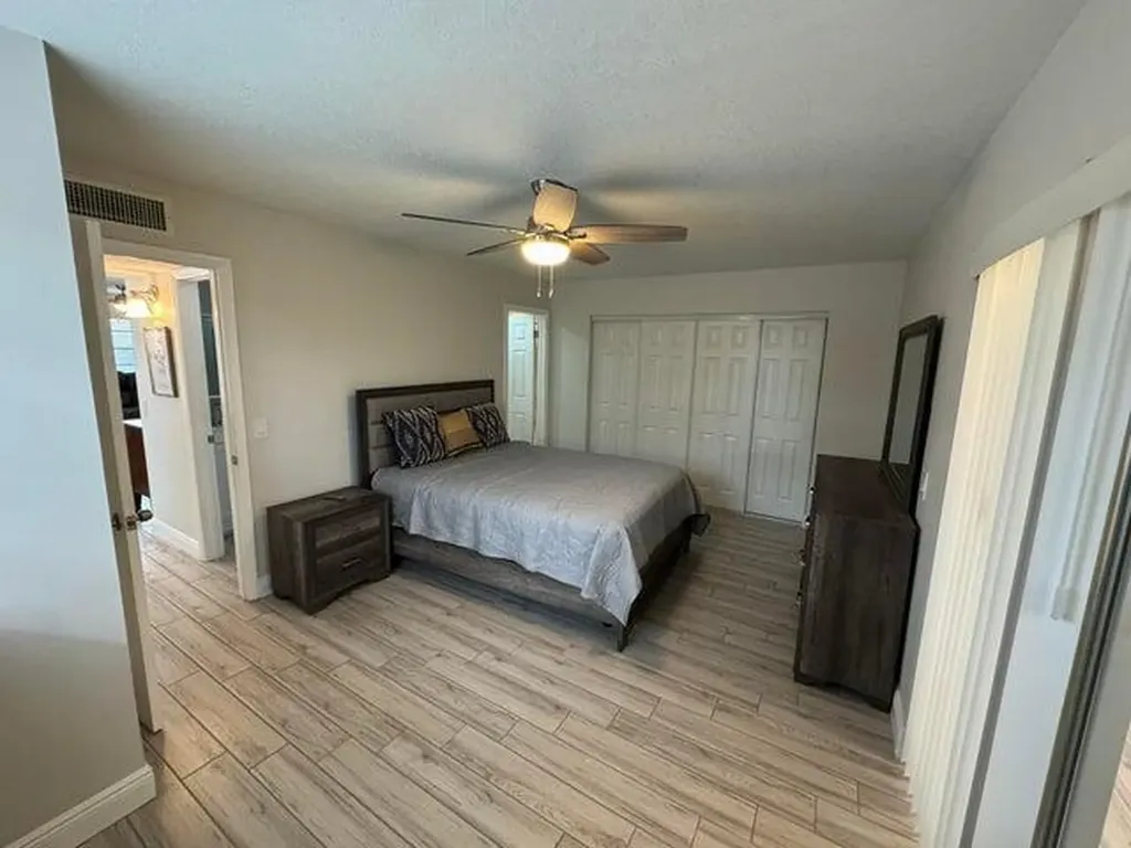 127 Flanders Delray Beach FL 33484