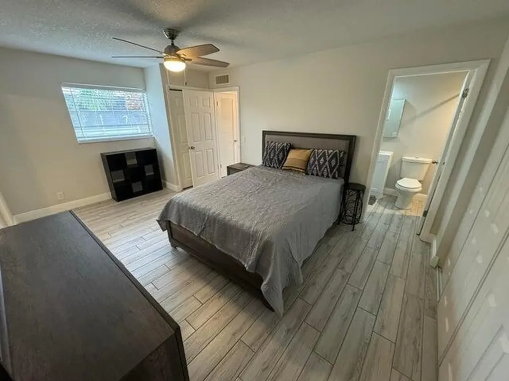 127 Flanders Delray Beach FL 33484