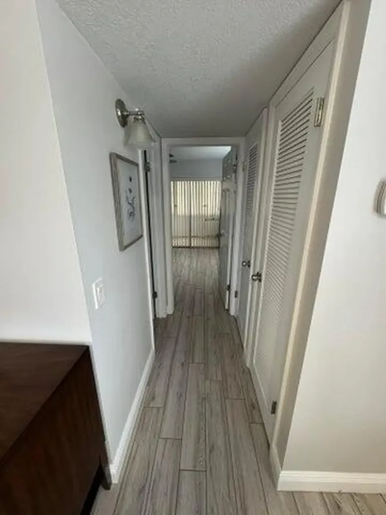 127 Flanders Delray Beach FL 33484