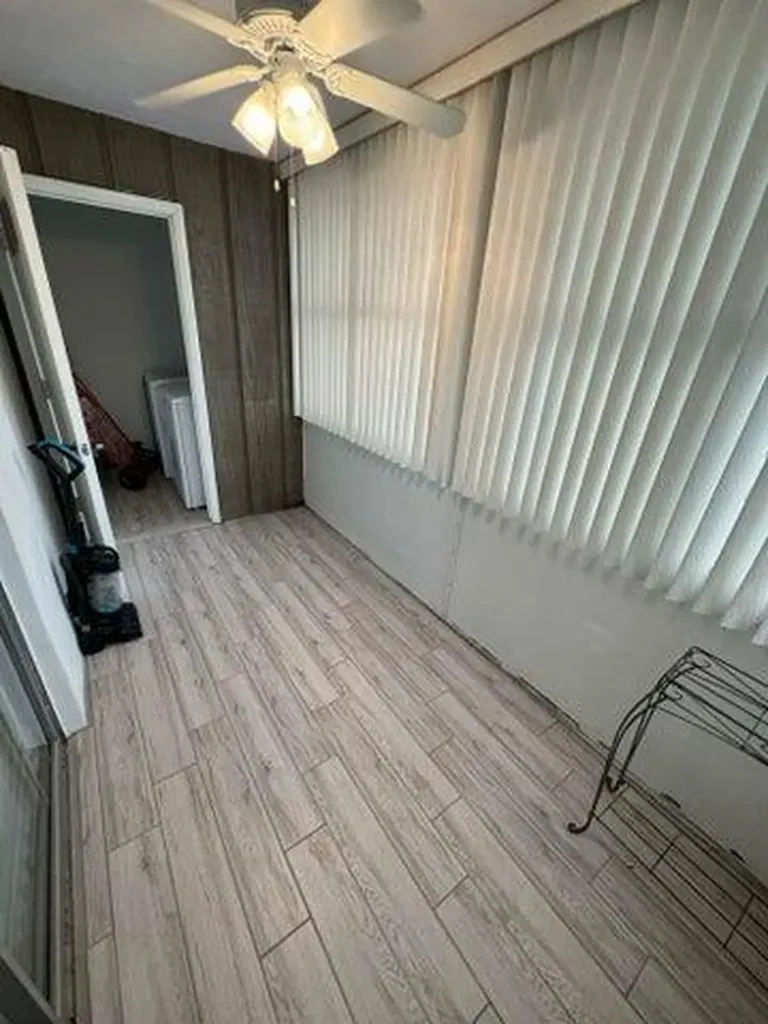 127 Flanders Delray Beach FL 33484