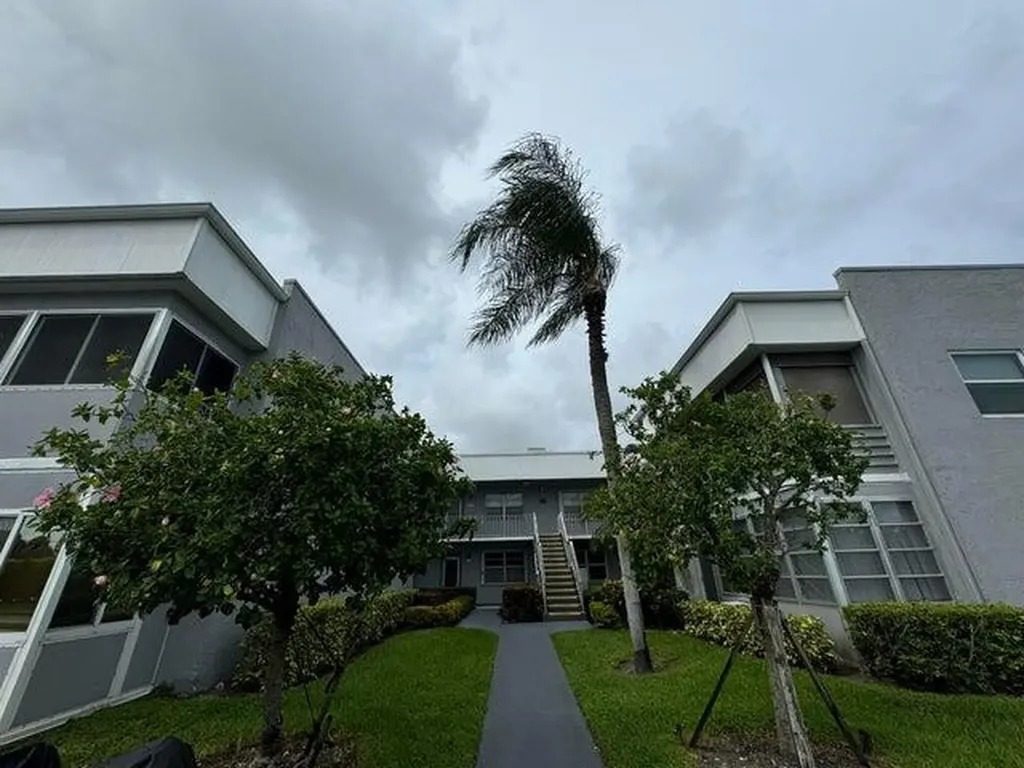 127 Flanders Delray Beach FL 33484