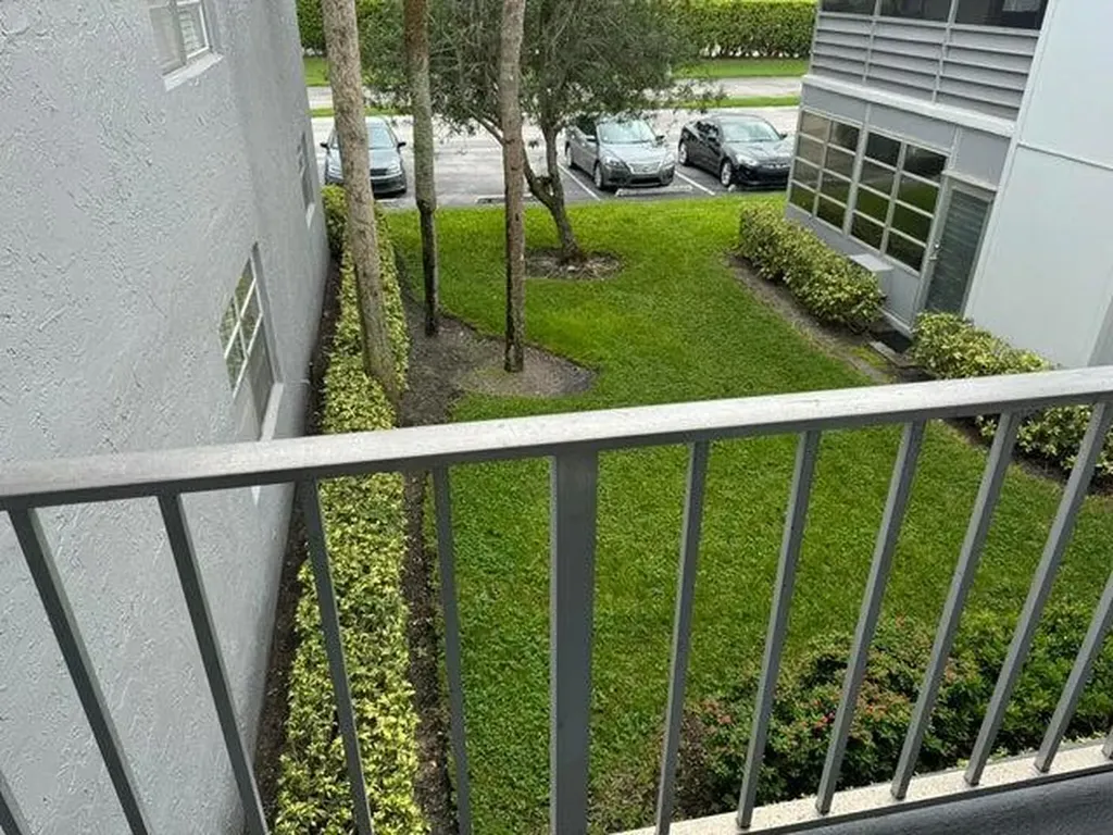 127 Flanders Delray Beach FL 33484