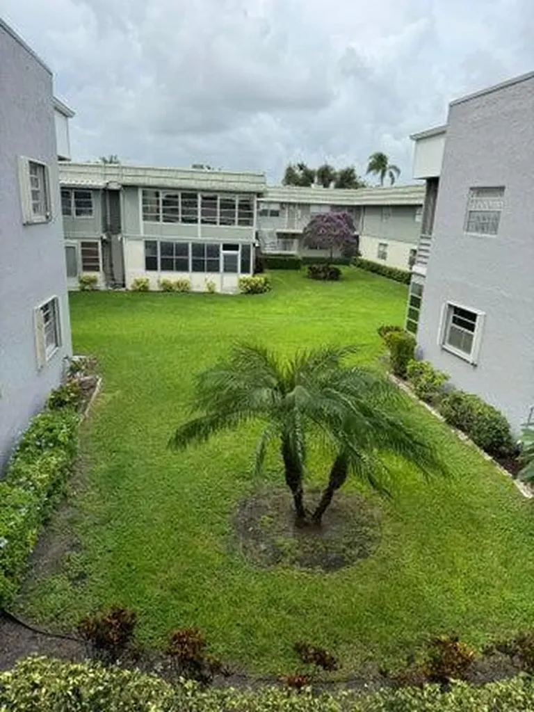 127 Flanders Delray Beach FL 33484