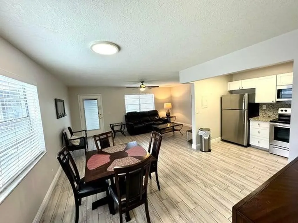127 Flanders Delray Beach FL 33484