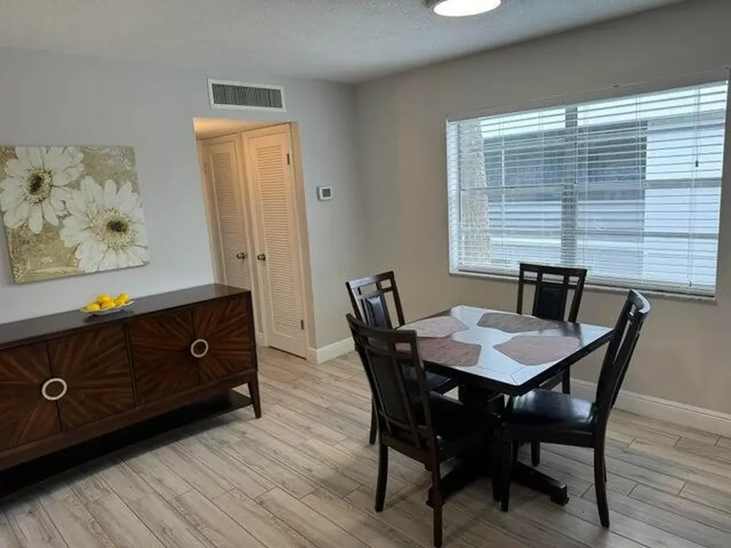 127 Flanders Delray Beach FL 33484