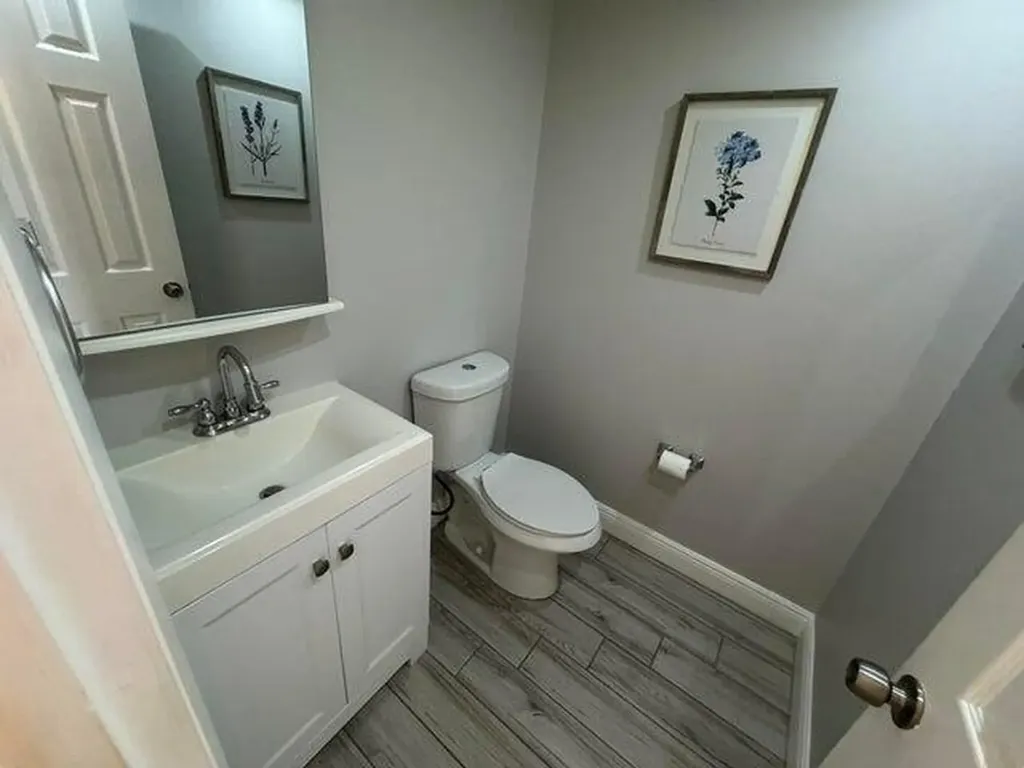 127 Flanders Delray Beach FL 33484