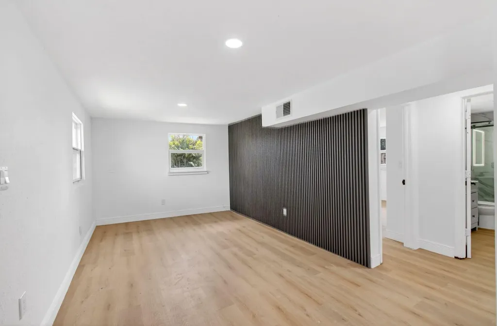 1537 E Breezy Lane West Palm Beach FL 33417
