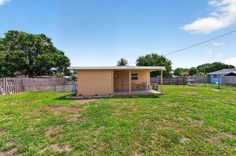 1537 E Breezy Lane West Palm Beach FL 33417