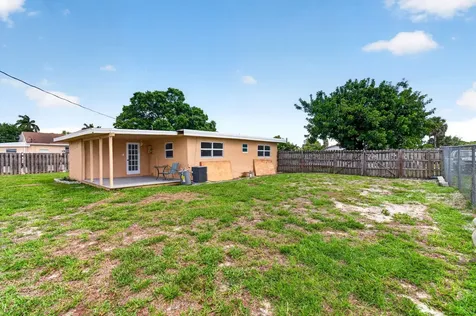1537 E Breezy Lane West Palm Beach FL 33417