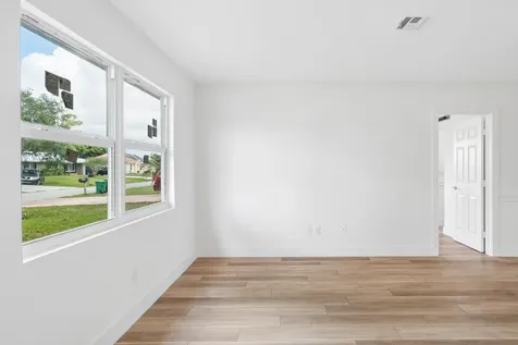 1911 SE Carvalho Street Port St Lucie FL 34983