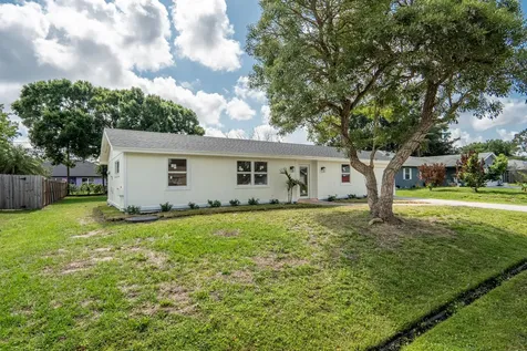1911 SE Carvalho Street Port St Lucie FL 34983