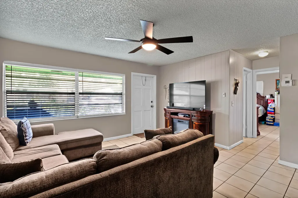 1413 41st Avenue Vero Beach FL 32960