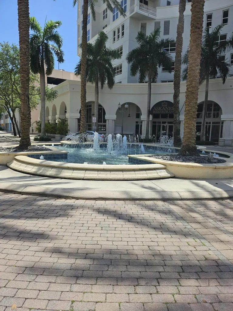 520 SE 5 Avenue Fort Lauderdale FL 33301