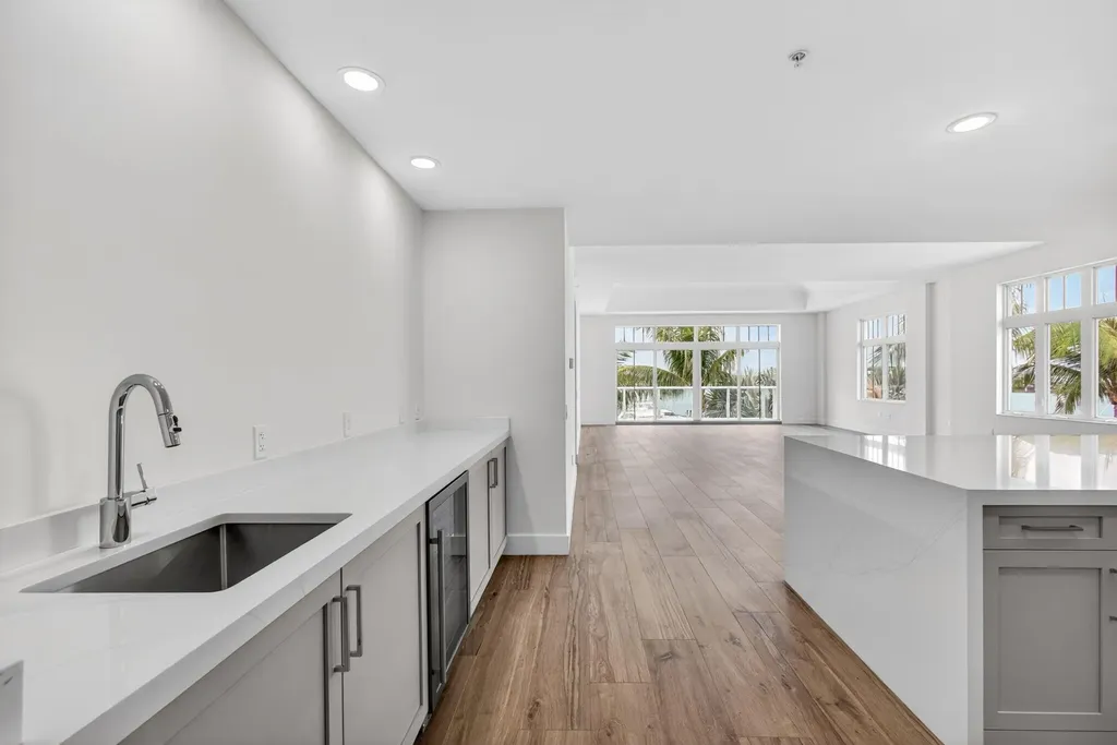 176 Lake Drive Palm Beach Shores FL 33404