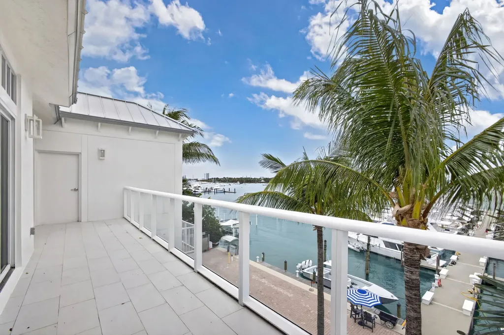 176 Lake Drive Palm Beach Shores FL 33404