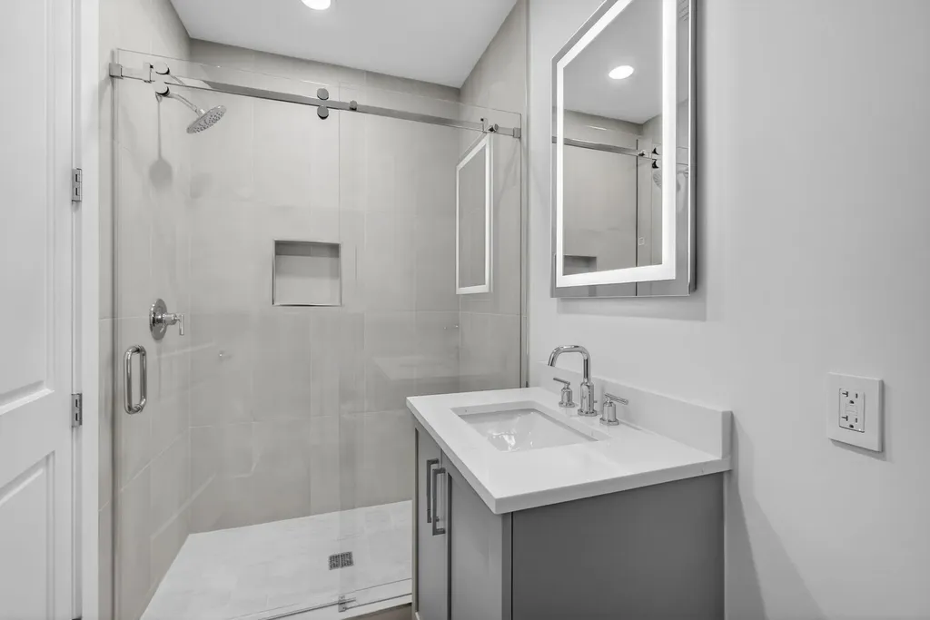 176 Lake Drive Palm Beach Shores FL 33404