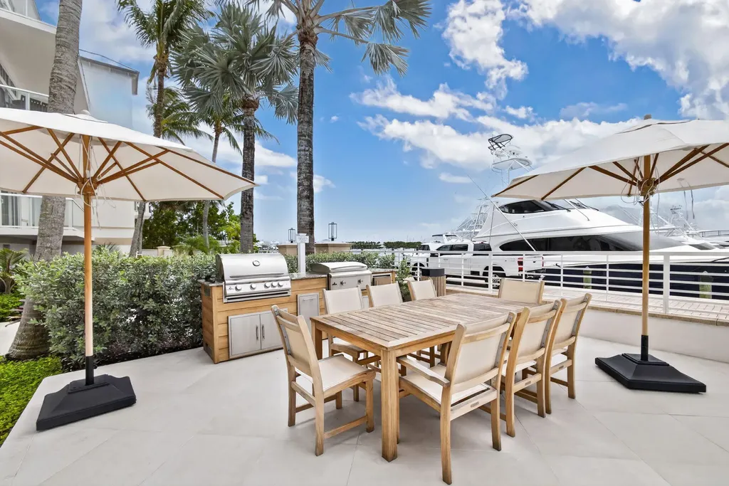 176 Lake Drive Palm Beach Shores FL 33404