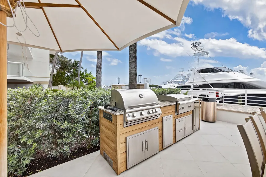 176 Lake Drive Palm Beach Shores FL 33404