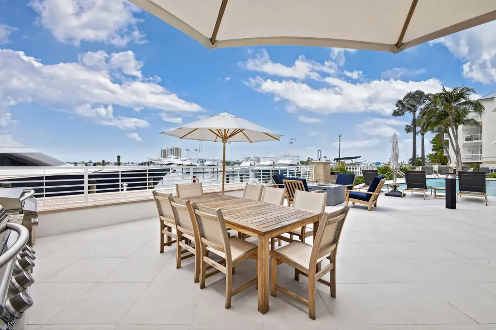 176 Lake Drive Palm Beach Shores FL 33404