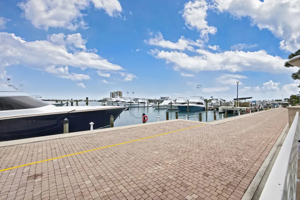 176 Lake Drive Palm Beach Shores FL 33404